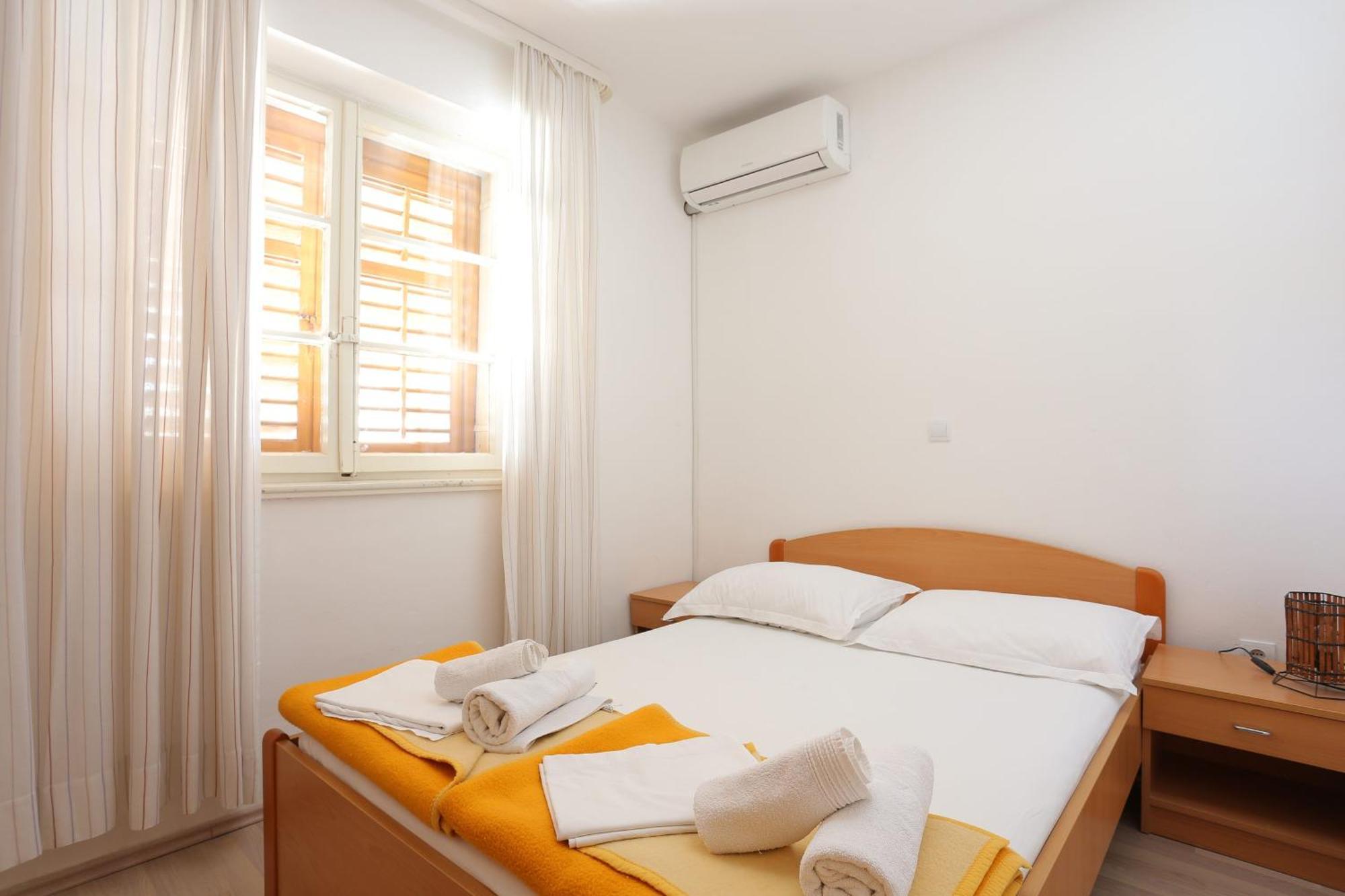 Apartments And Rooms With Parking Space Tucepi, Makarska - 5263 Екстериор снимка