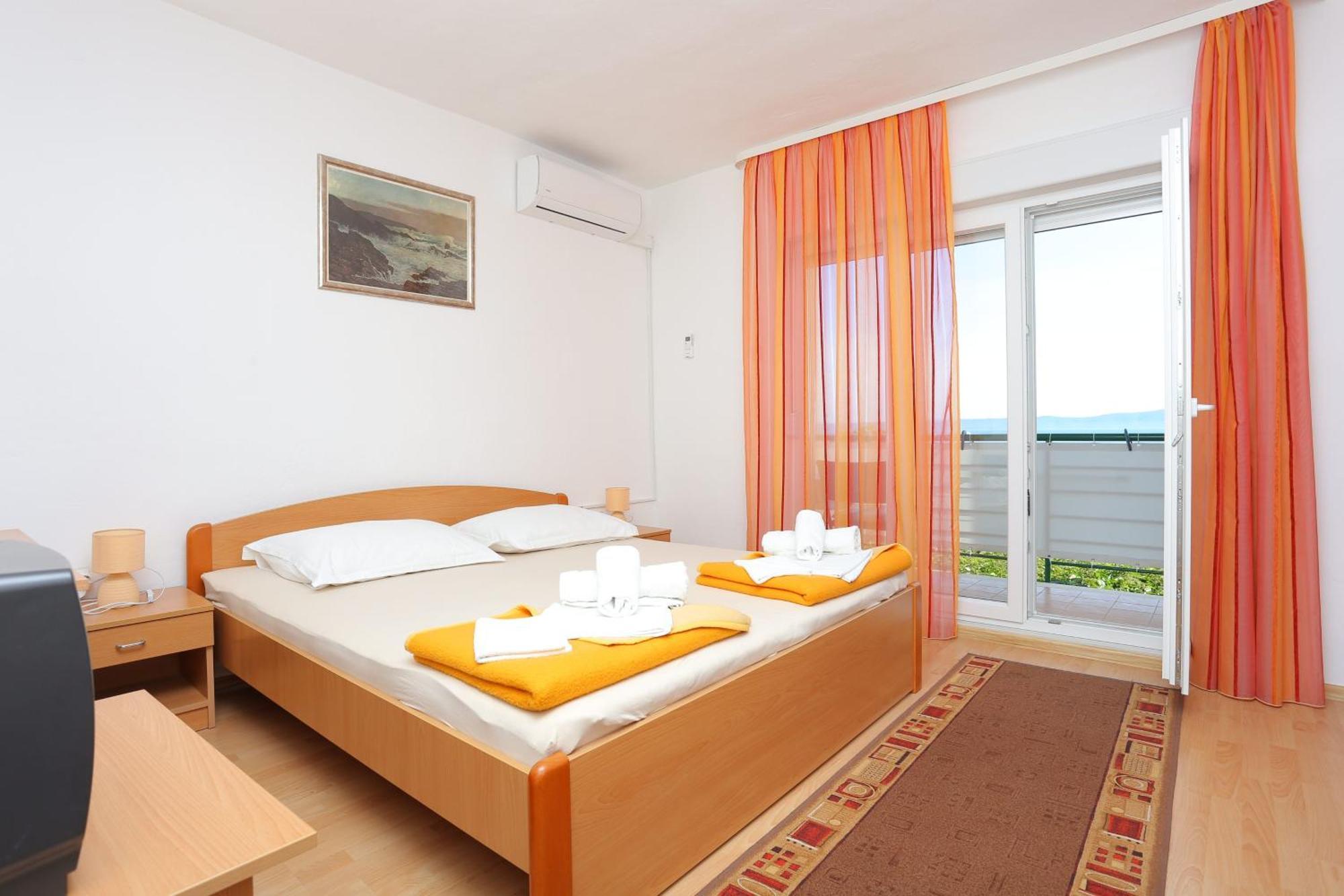 Apartments And Rooms With Parking Space Tucepi, Makarska - 5263 Екстериор снимка
