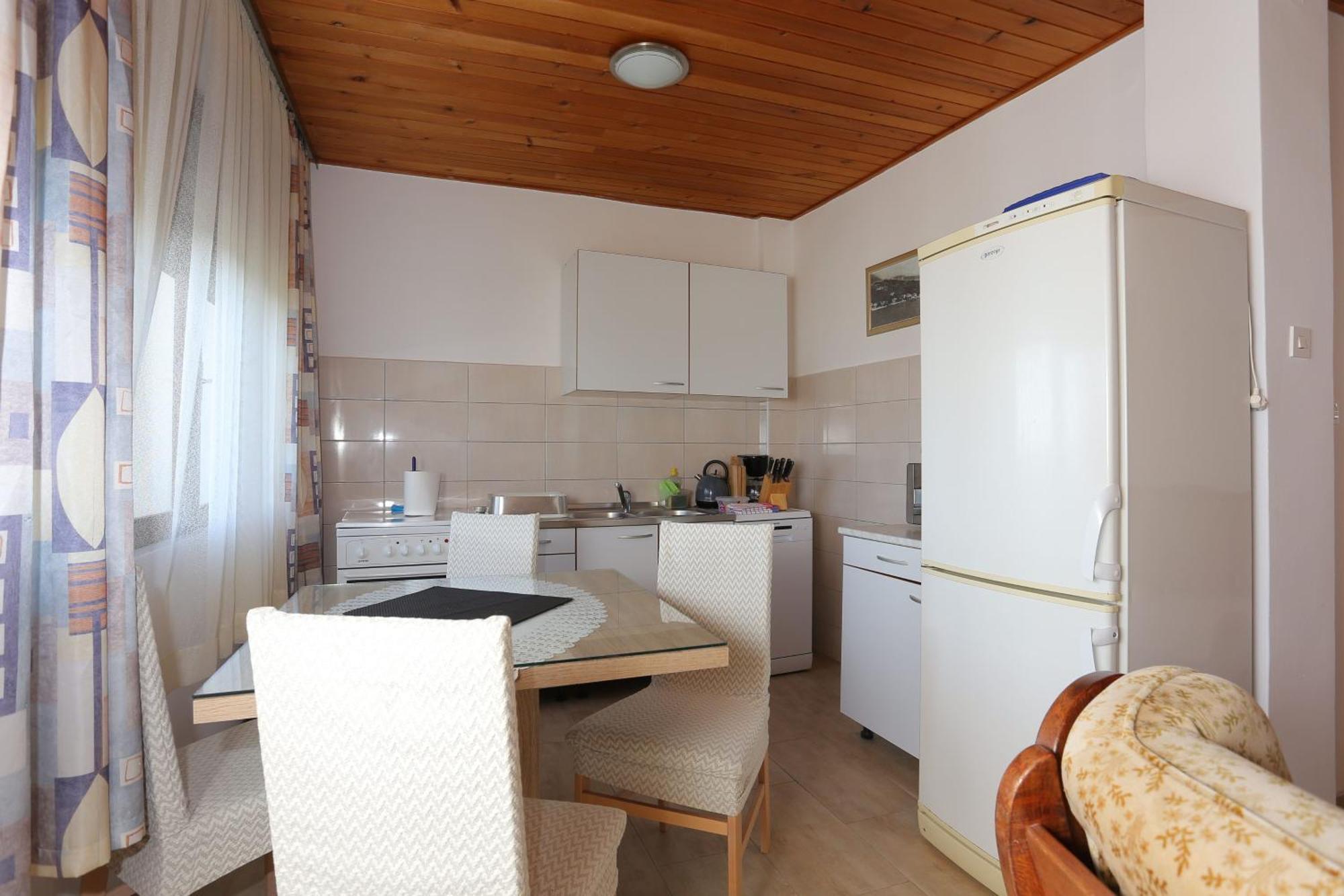Apartments And Rooms With Parking Space Tucepi, Makarska - 5263 Екстериор снимка
