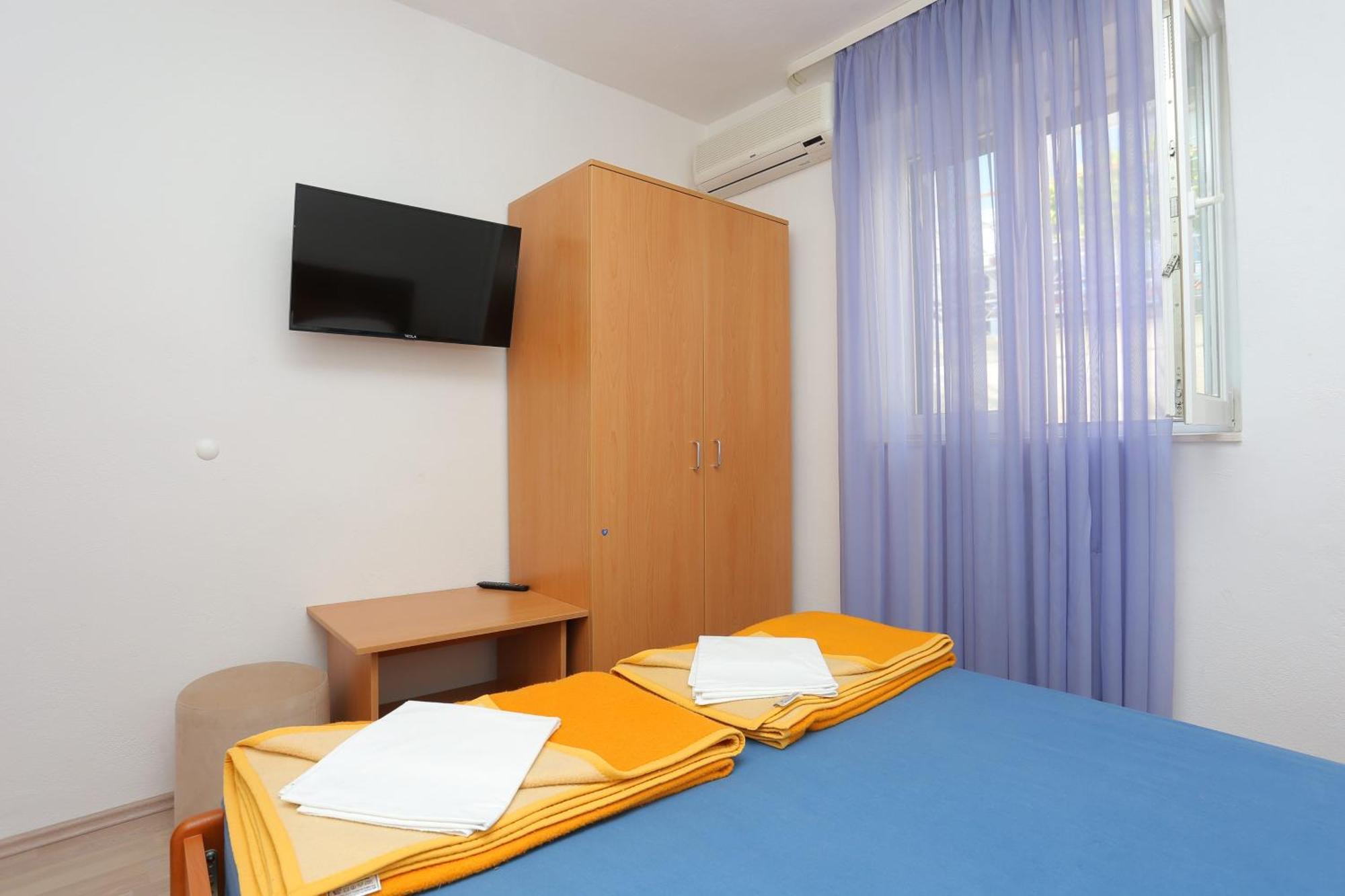 Apartments And Rooms With Parking Space Tucepi, Makarska - 5263 Стая снимка
