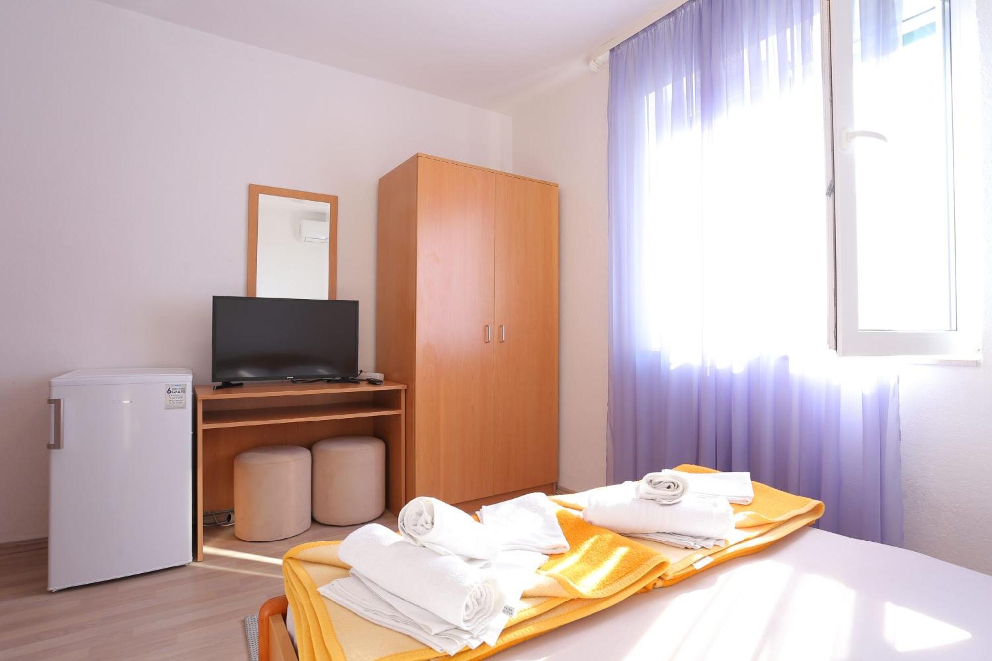 Apartments And Rooms With Parking Space Tucepi, Makarska - 5263 Стая снимка