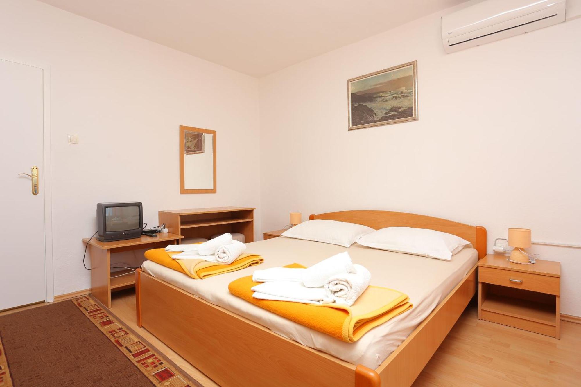 Apartments And Rooms With Parking Space Tucepi, Makarska - 5263 Стая снимка